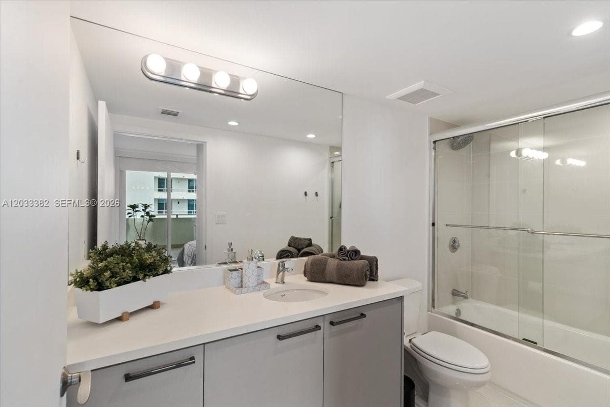 ONE BAY HARBOR CONDO · #502 in Bay Harbor Islands - Photo 27