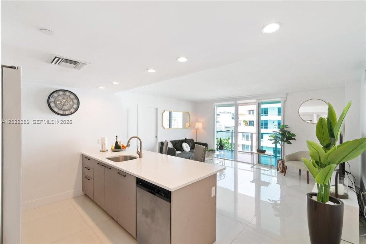 ONE BAY HARBOR CONDO · #502 in Bay Harbor Islands - Photo 28