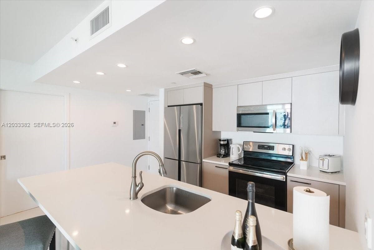 ONE BAY HARBOR CONDO · #502 in Bay Harbor Islands - Photo 34