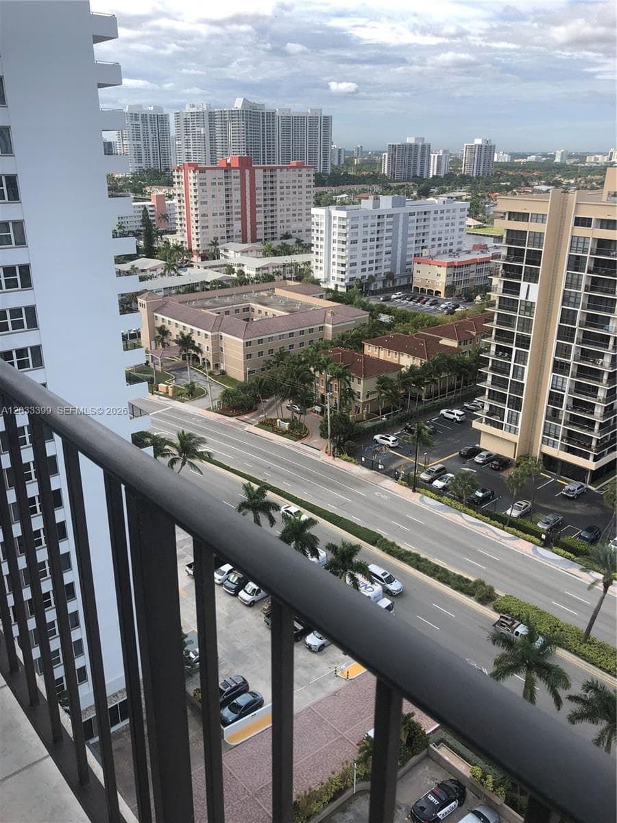 Parker Plaza · #1826 in Hallandale Beach - Photo 12