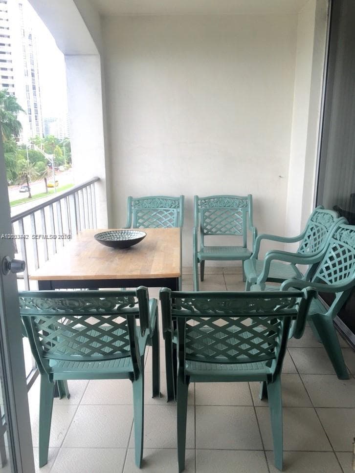 THE CARRIAGE HOUSE CONDO · #231 in Miami Beach - Photo 39