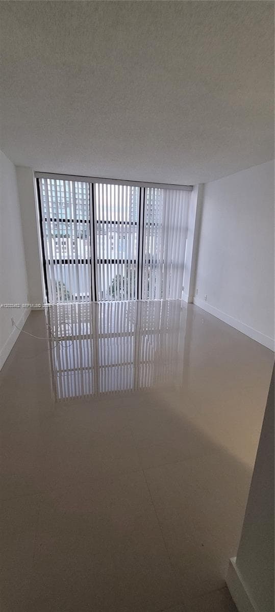 Plaza Of The Americas · #815 in Sunny Isles Beach - Photo 11
