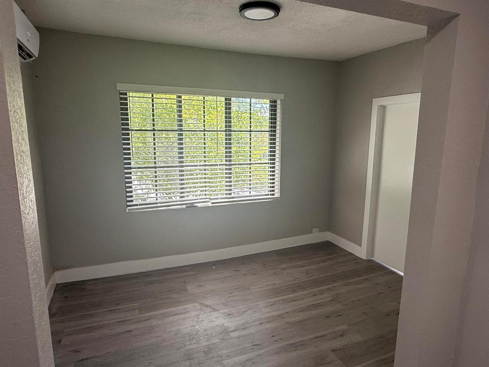 FC892715-2048-4973-98AB-A92A97ECB2B9