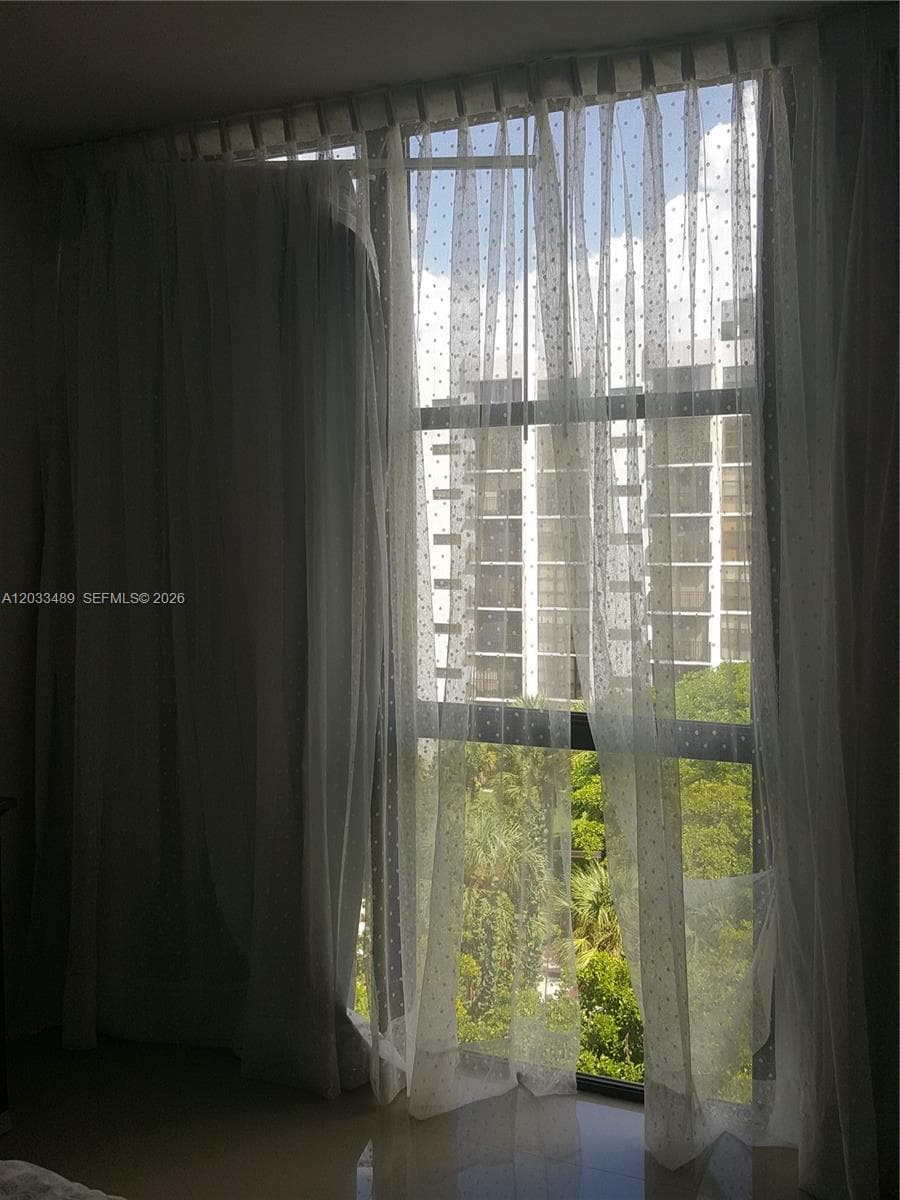 Plaza of The americas · #608 in Sunny Isles Beach - Photo 2