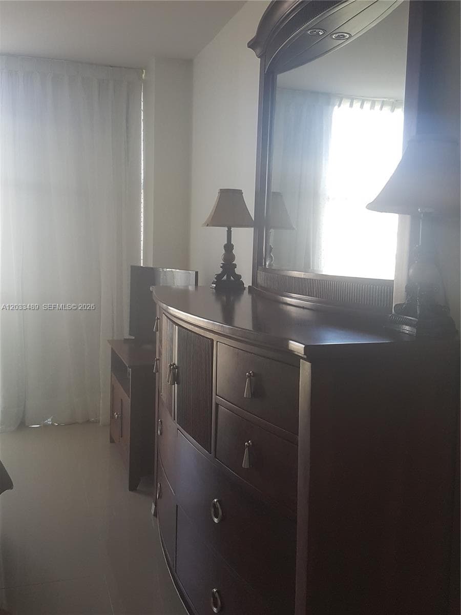 Plaza of The americas · #608 in Sunny Isles Beach - Photo 8