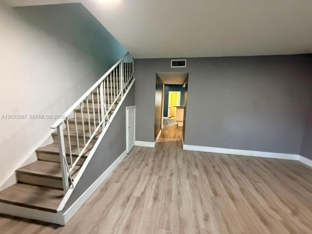 274 NE 141st St #3C photo 3
