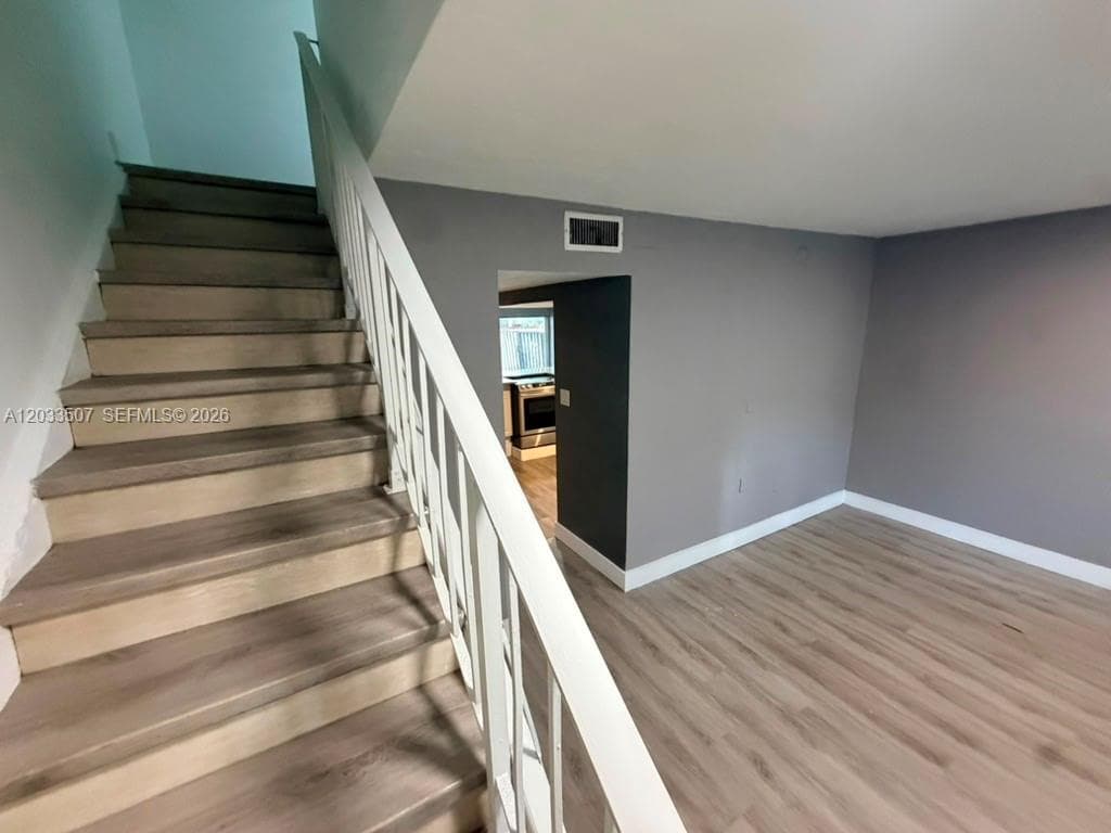 274 NE 141st St #3C photo 1