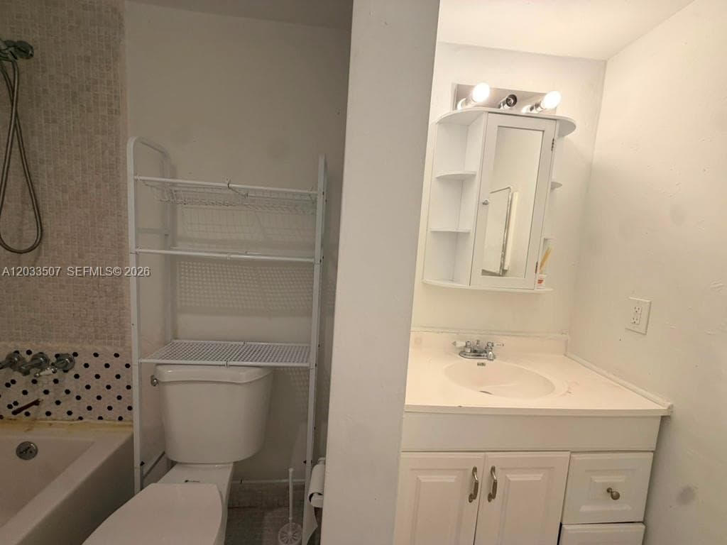274 NE 141st St #3C photo 11