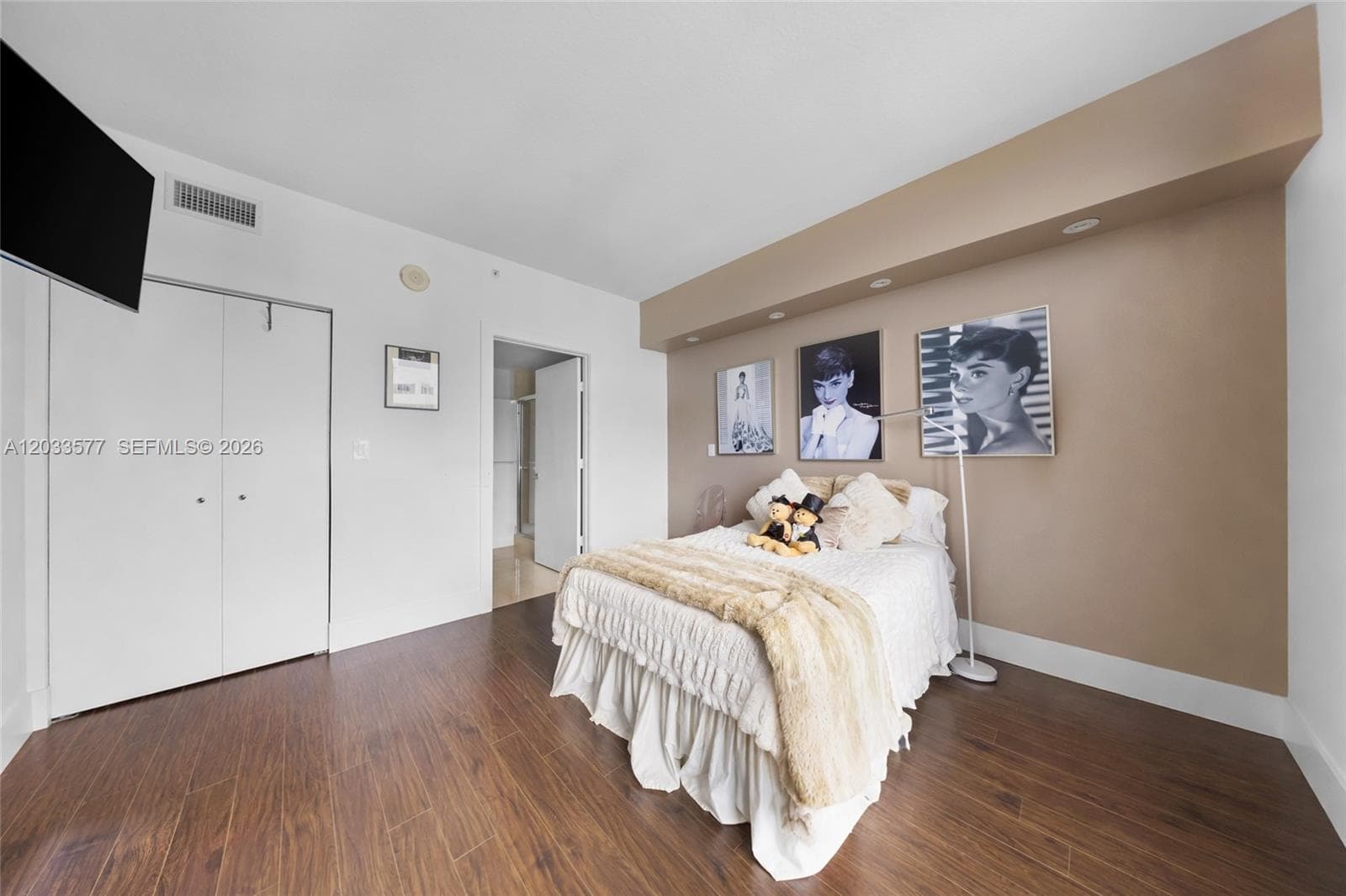 Sayan · #2502 in Sunny Isles Beach - Photo 23