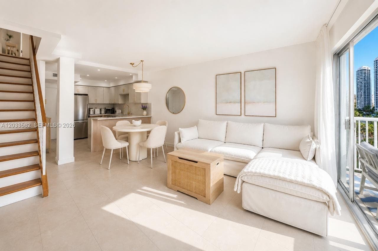 TOWNE ROYALE CONDO · #PH3 in Sunny Isles Beach - Photo 12