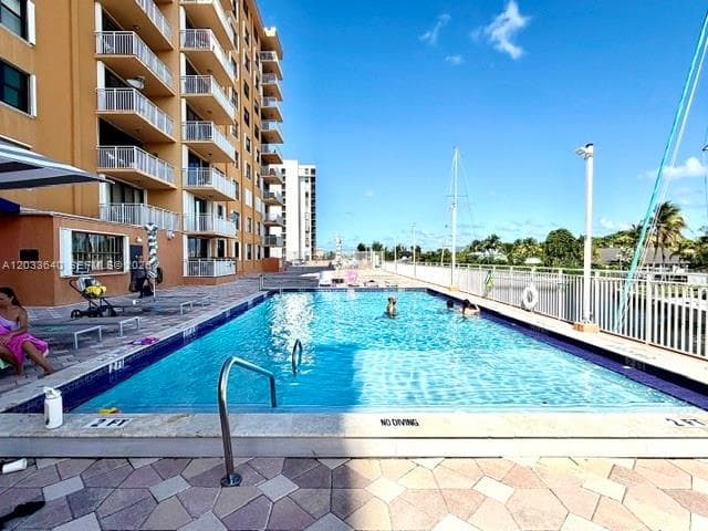 WATERSIDE TOWERS CONDO · #704 in North Miami - Photo 2