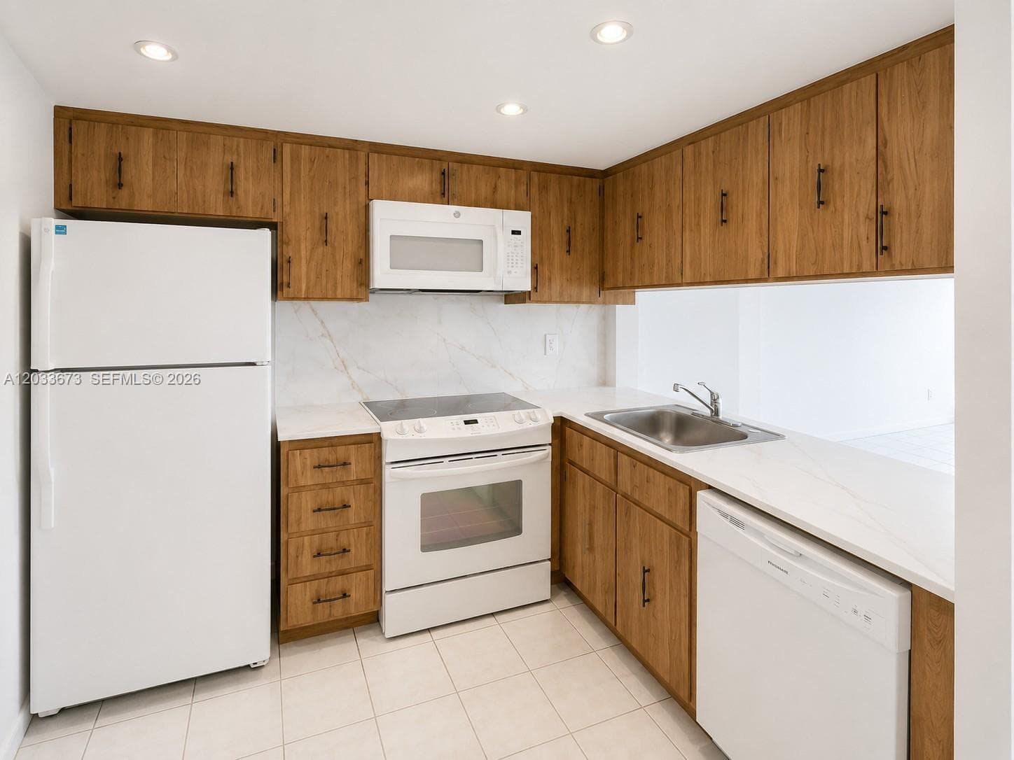 TALL TREES CONDO · #206 in North Miami Beach - Photo 4