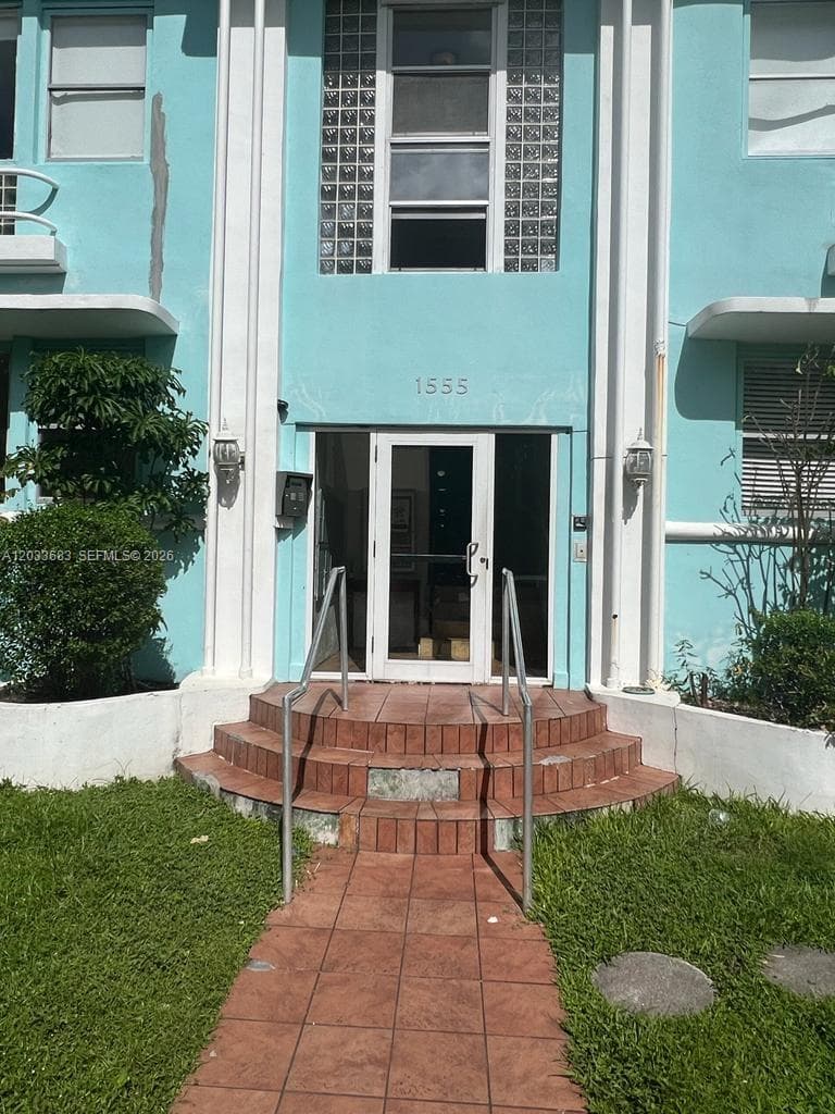 SOBE PHOENIX CONDO · #107 in Miami Beach - Photo 1
