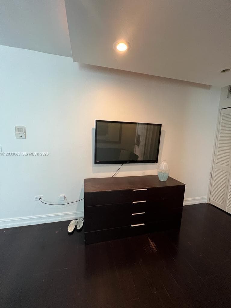 SOBE PHOENIX CONDO · #107 in Miami Beach - Photo 18