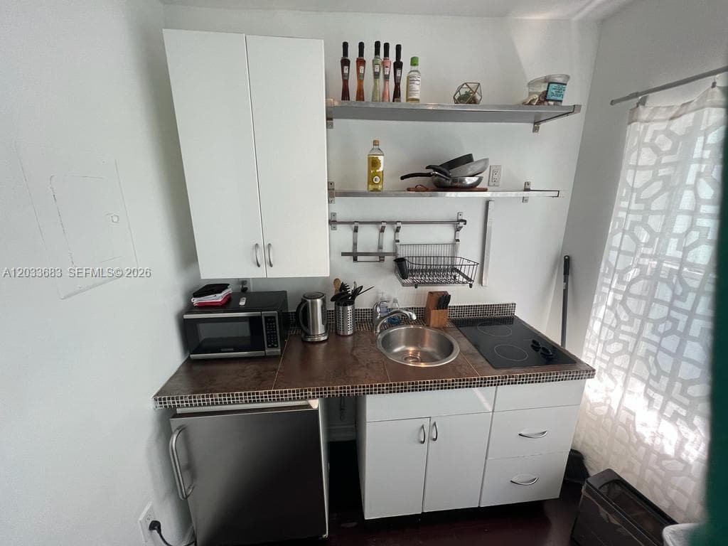 SOBE PHOENIX CONDO · #107 in Miami Beach - Photo 4