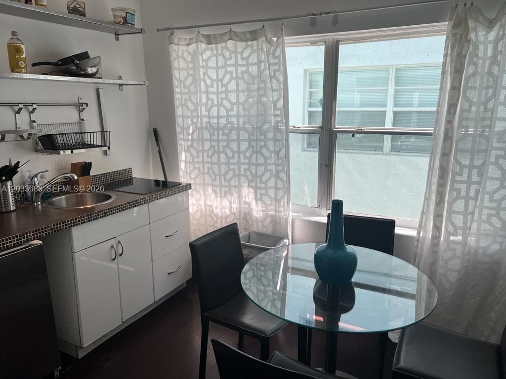 SOBE PHOENIX CONDO · #107 in Miami Beach - Photo 8