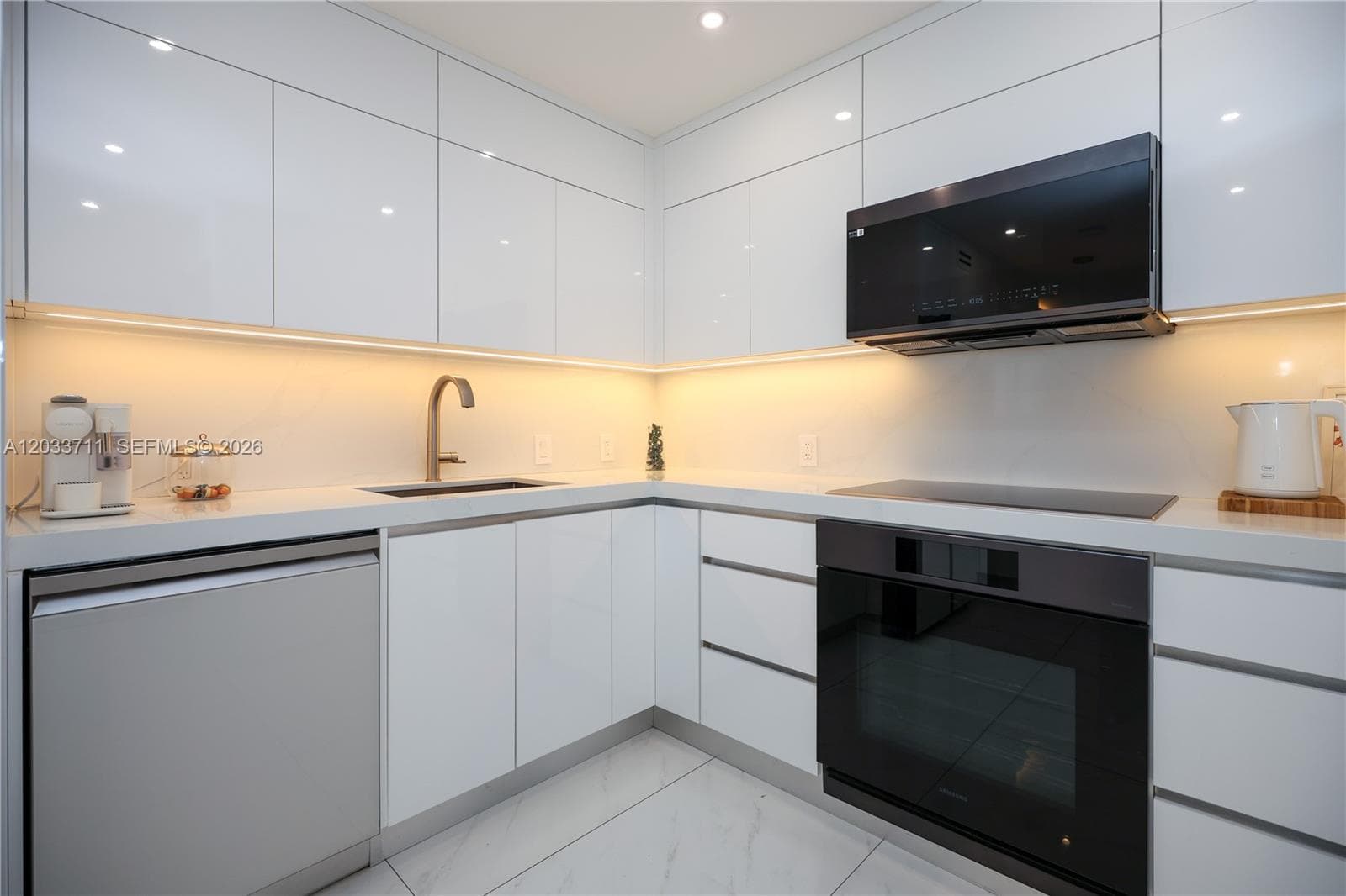 ARLEN HOUSE EAST · #527 in Sunny Isles Beach - Photo 22