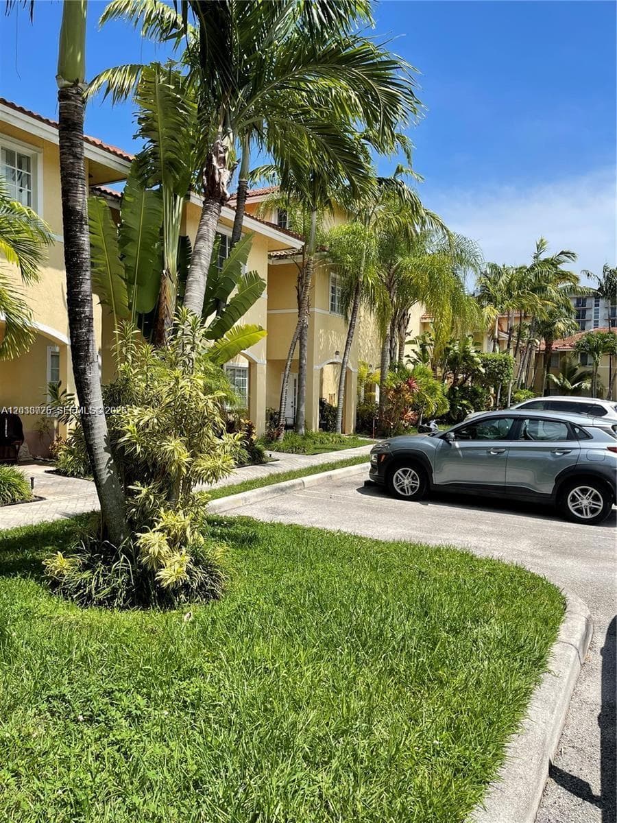 AQUA VISTA TOWNHOMES · #3-108 in North Miami Beach - Photo 4