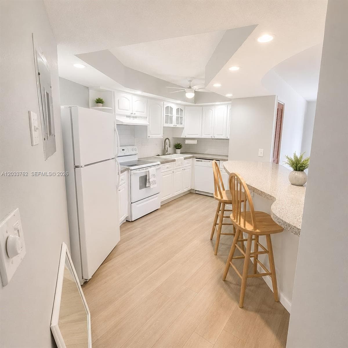 TOWERS OF OCEANVIEW · #512 in Hallandale Beach - Photo 17