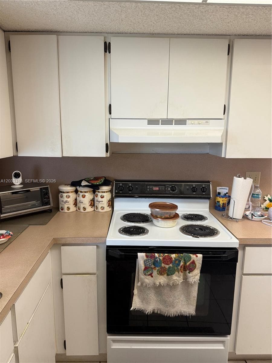 11315 SW 157th Ter photo 4
