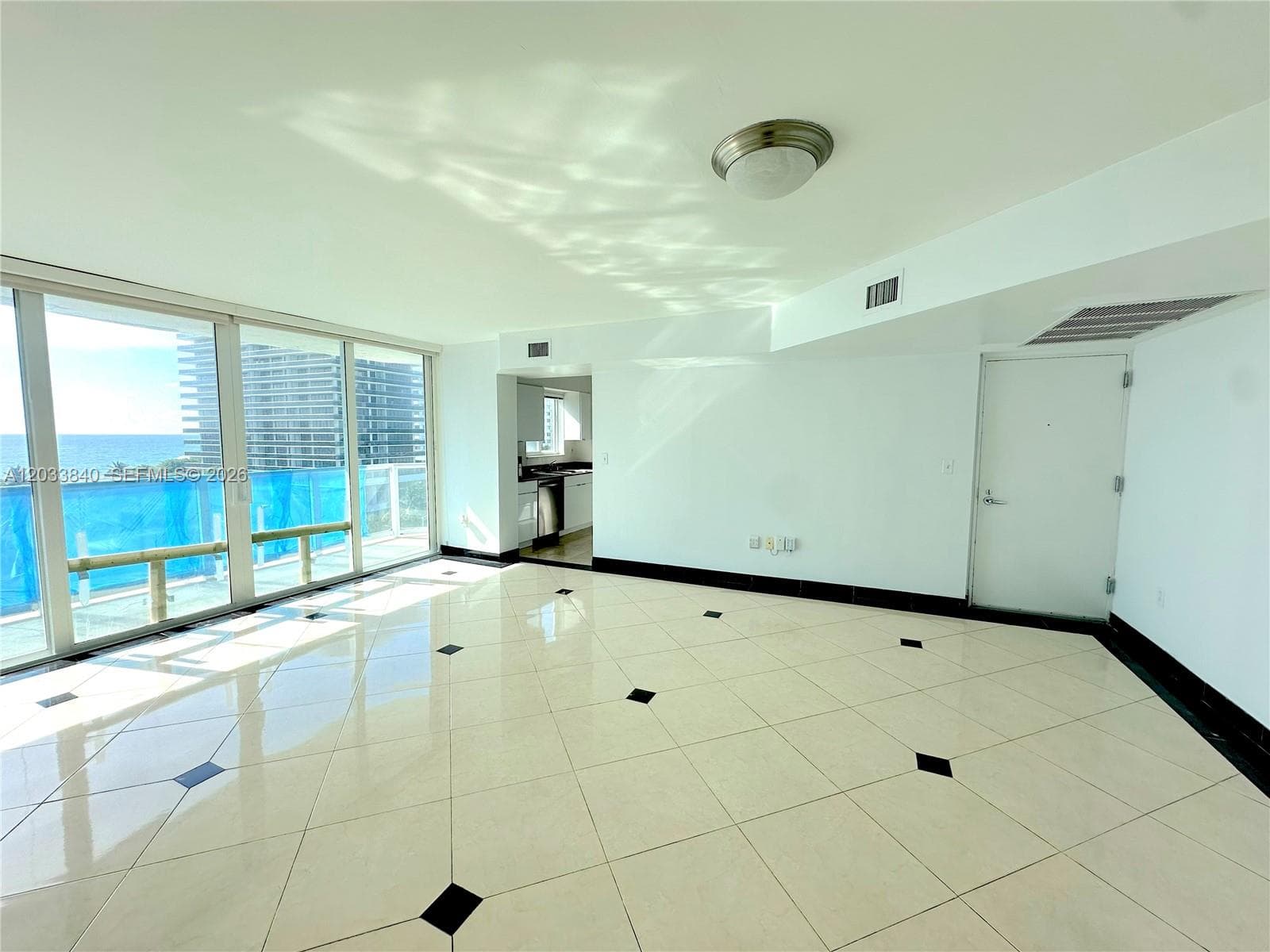 THE GRANDVIEW CONDO · #906 in Miami Beach - Photo 2