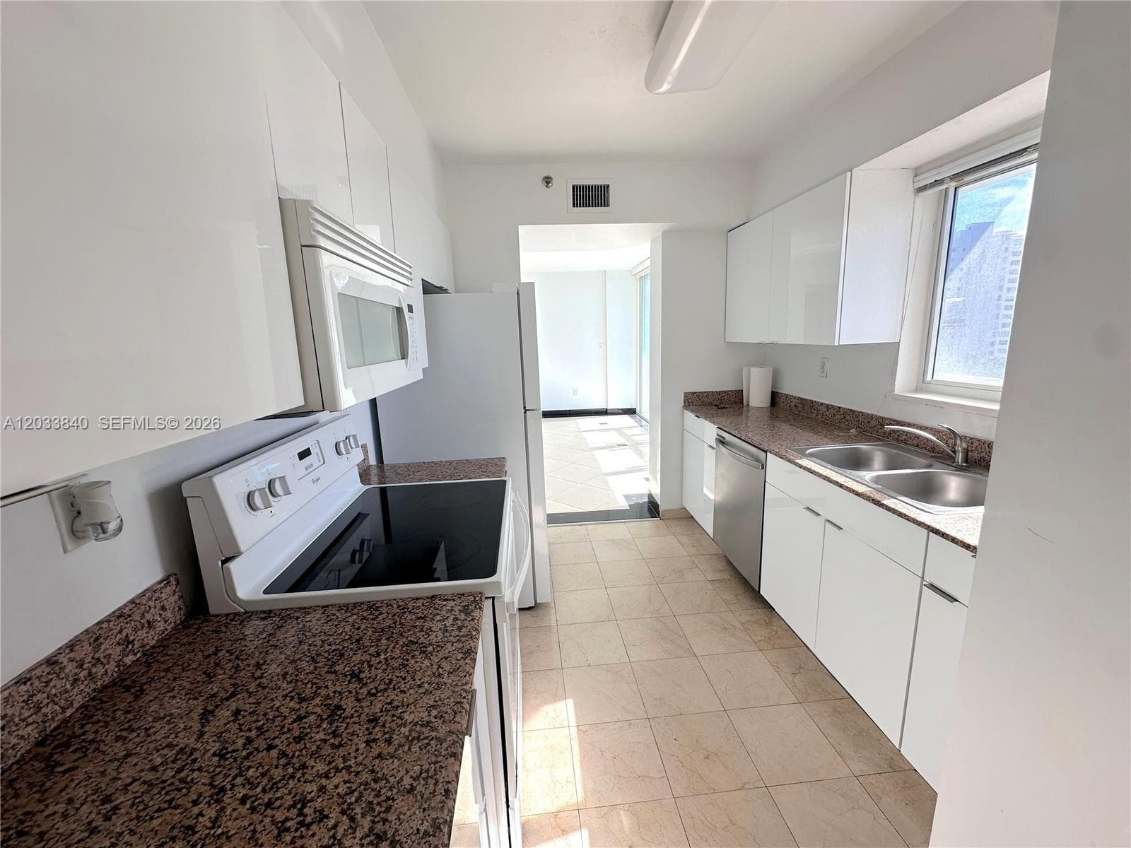 THE GRANDVIEW CONDO · #906 in Miami Beach - Photo 5