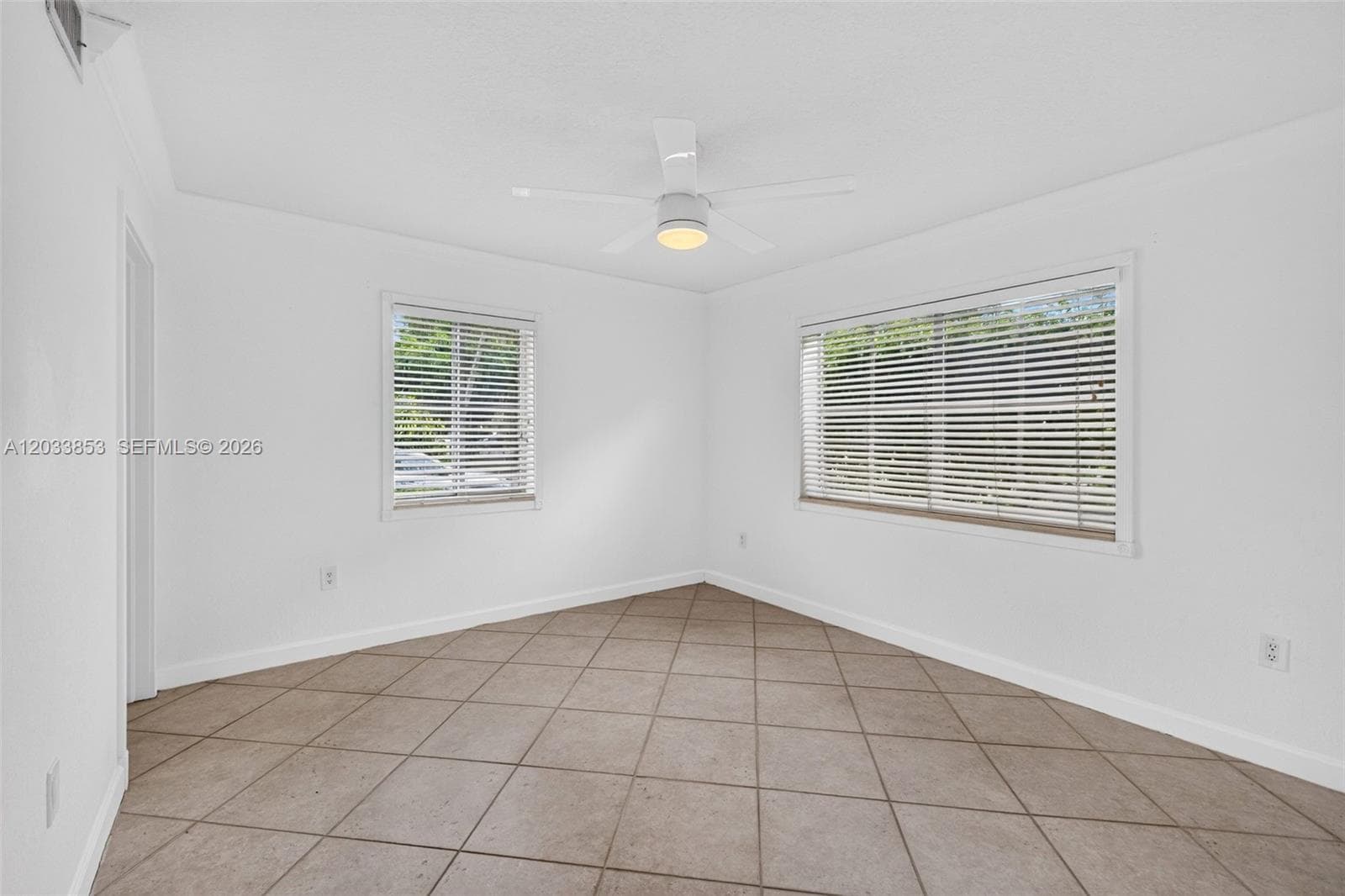 2 windows with lots of natural light!
