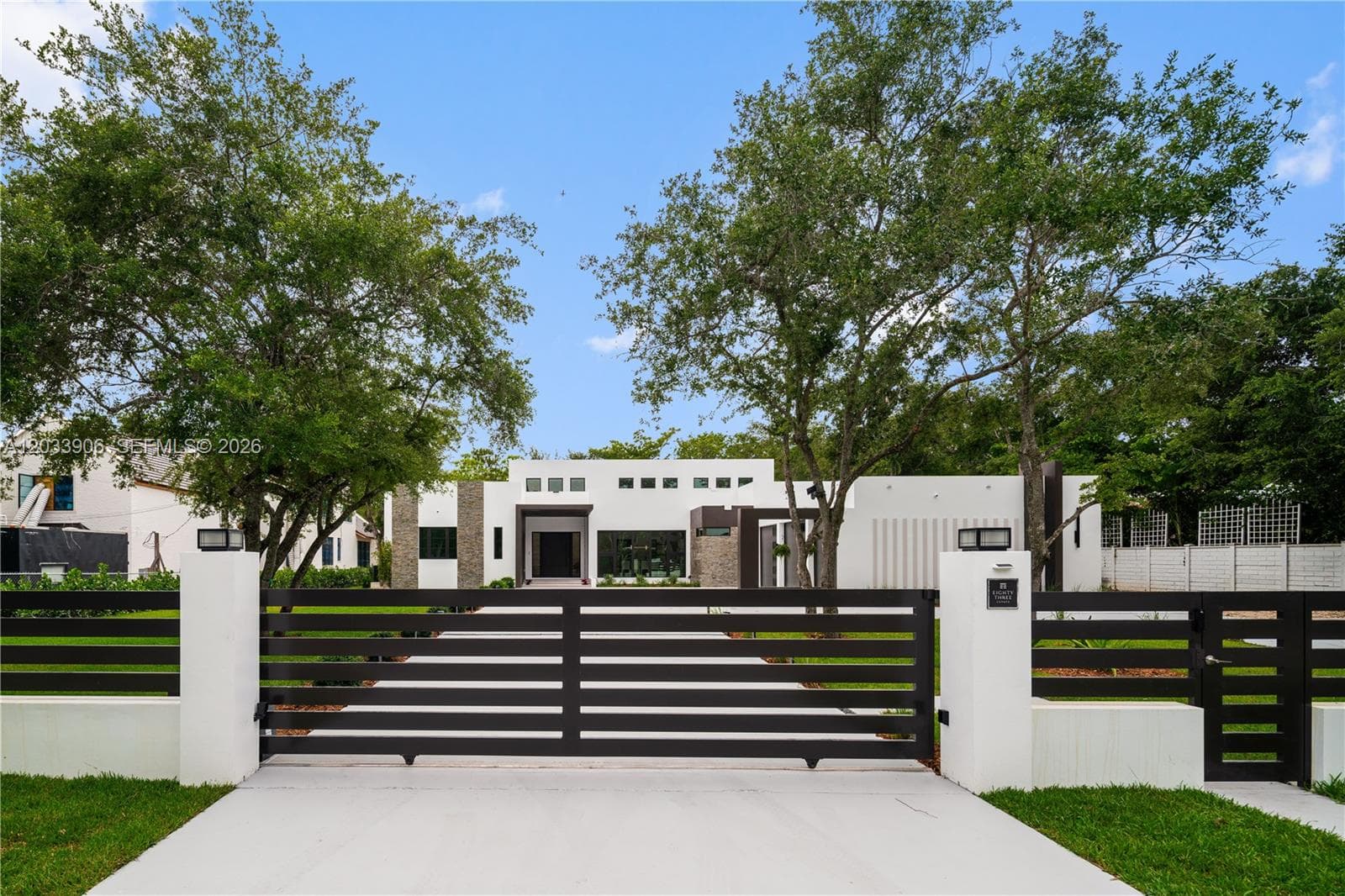 6200 SW 83 Av photo 4