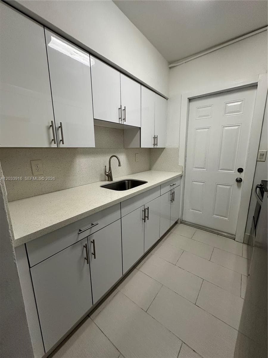 BISCAYNE BCH SUB · #3 in Miami Beach - Photo 5