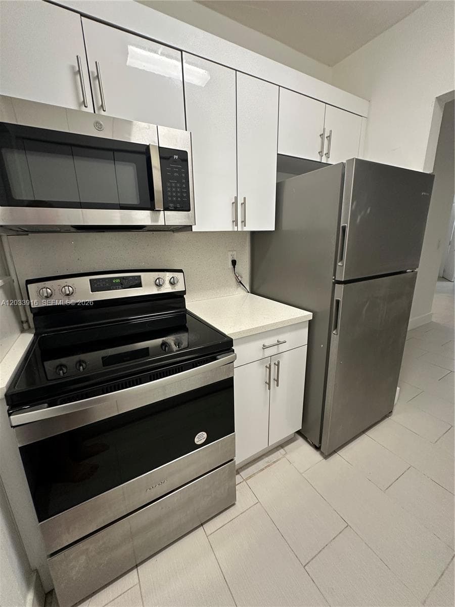 BISCAYNE BCH SUB · #3 in Miami Beach - Photo 4