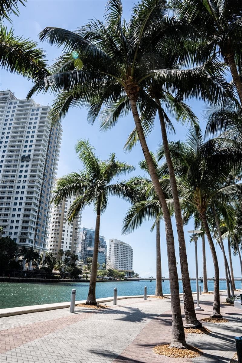 Icon Brickell I · #2215 in Miami - Photo 40