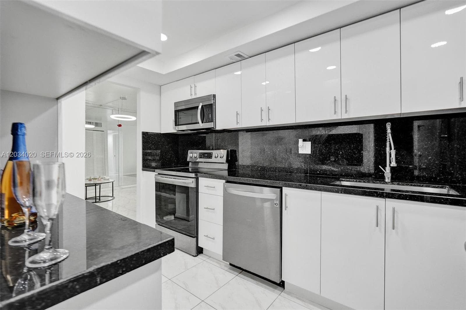 PLAZA TOWERS SOUTH CONDO · #407 in Hallandale Beach - Photo 25