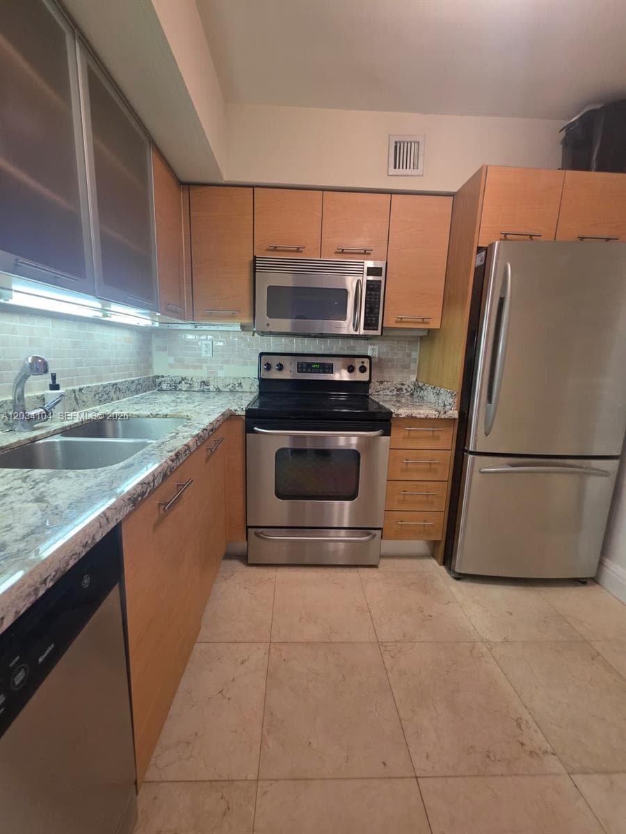 PARC CENTRAL AVENTURA SOU · #1510 in Aventura - Photo 2