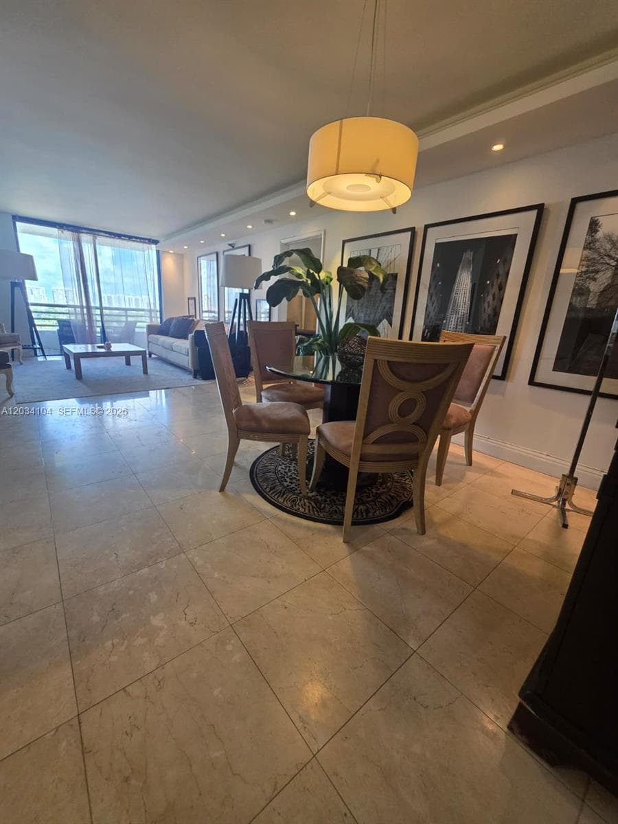 PARC CENTRAL AVENTURA SOU · #1510 in Aventura - Photo 9