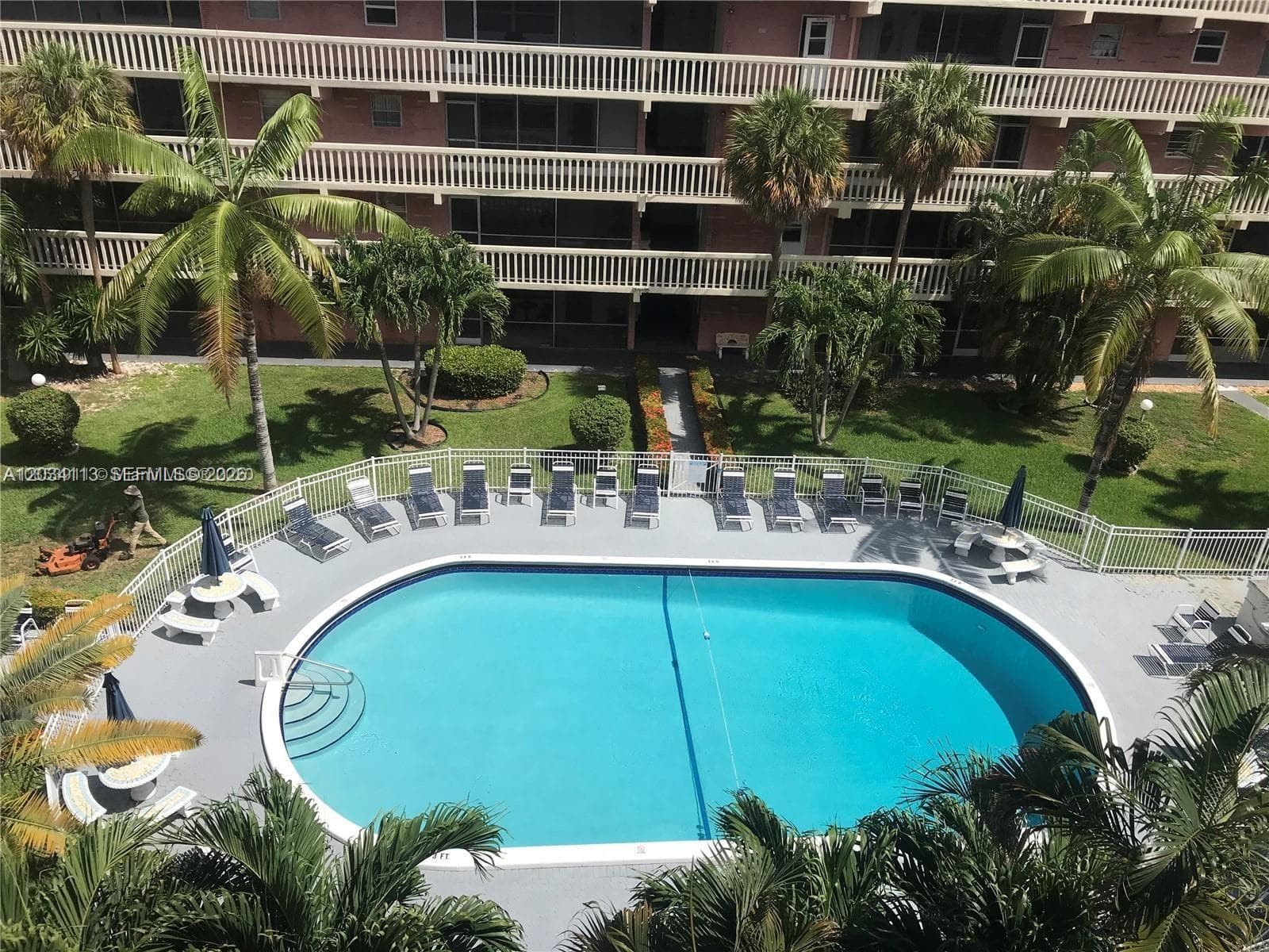 ELDORADO PLAZA WEST CONDO · #16E in Hallandale Beach - Photo 11