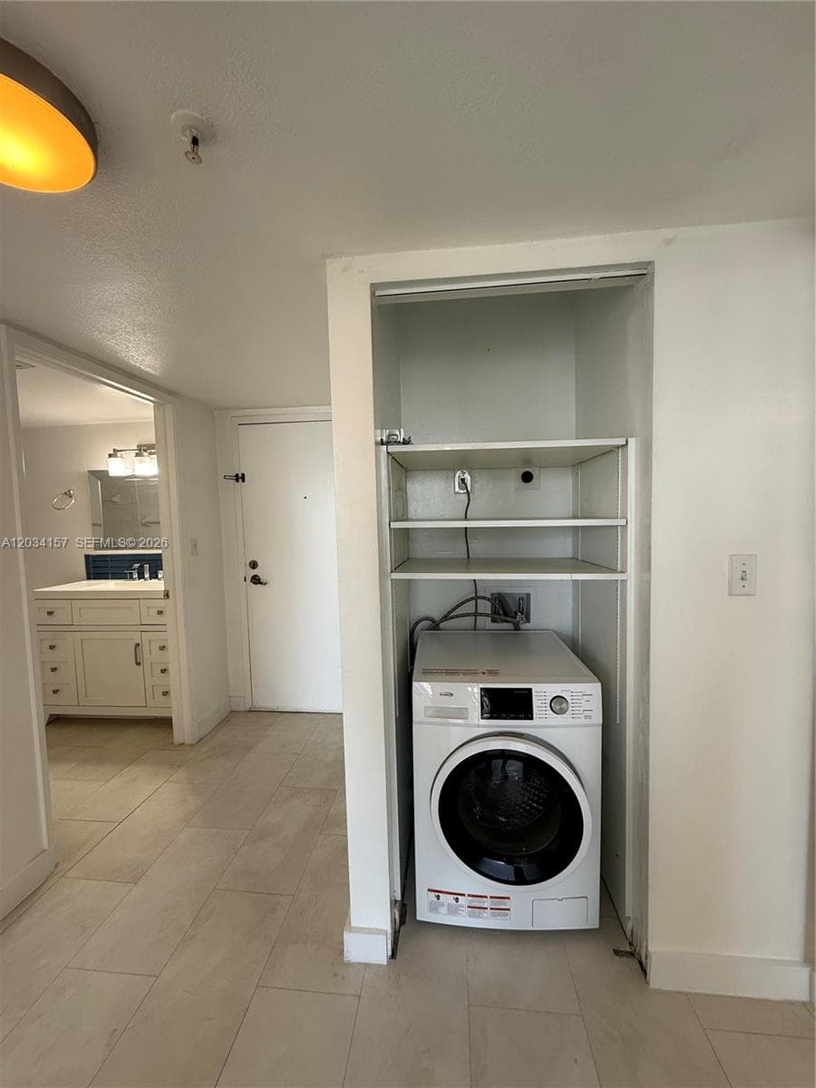 WEST BAY PLAZA CONDO · #706 in Miami Beach - Photo 13