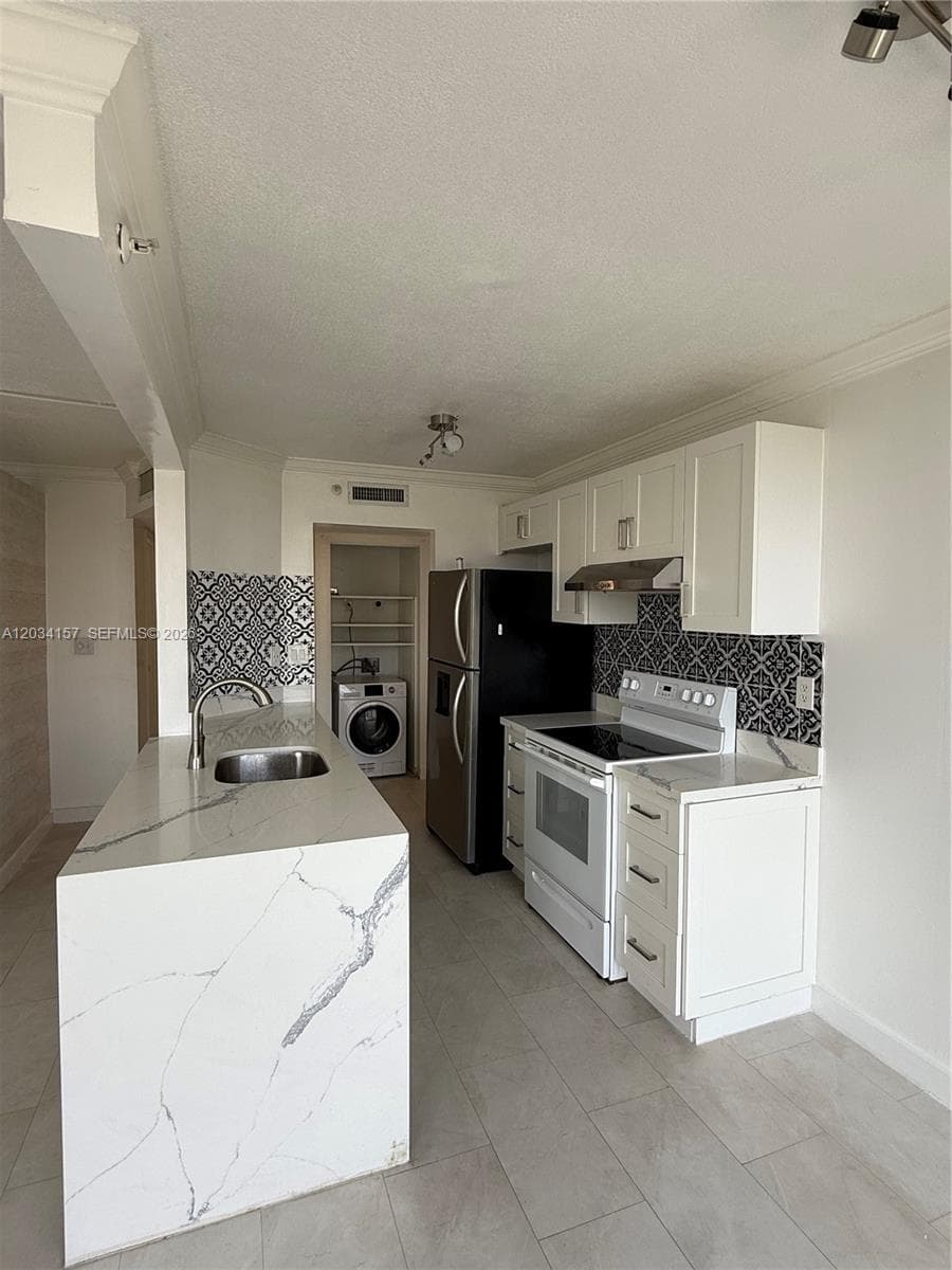 WEST BAY PLAZA CONDO · #706 in Miami Beach - Photo 15