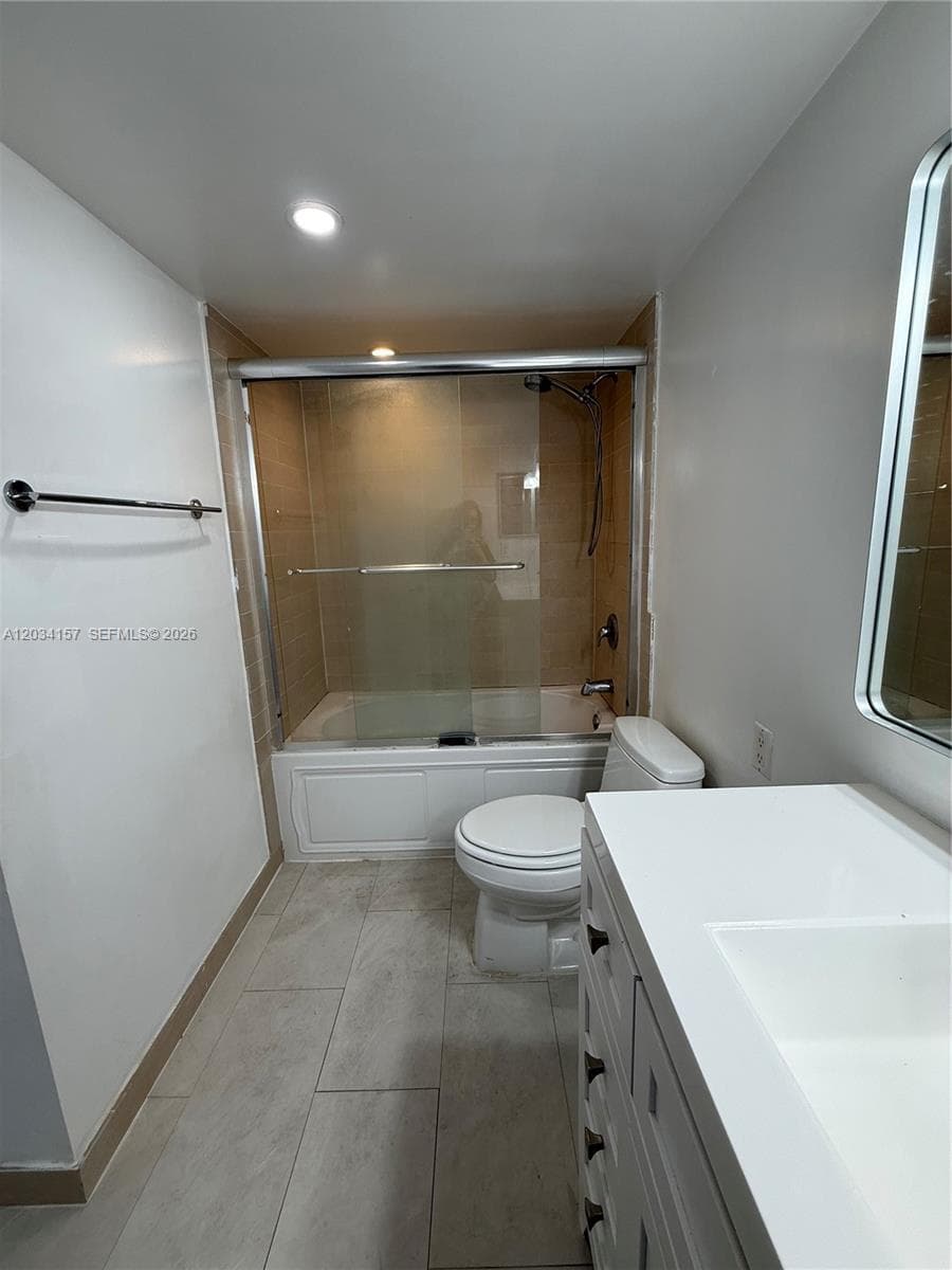 WEST BAY PLAZA CONDO · #706 in Miami Beach - Photo 4