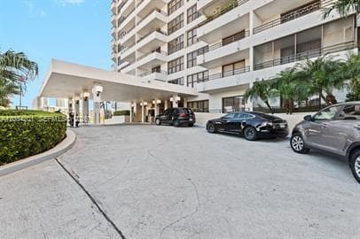 OLYMPUS CONDO PHASE · #1216 in Hallandale Beach - Photo 23