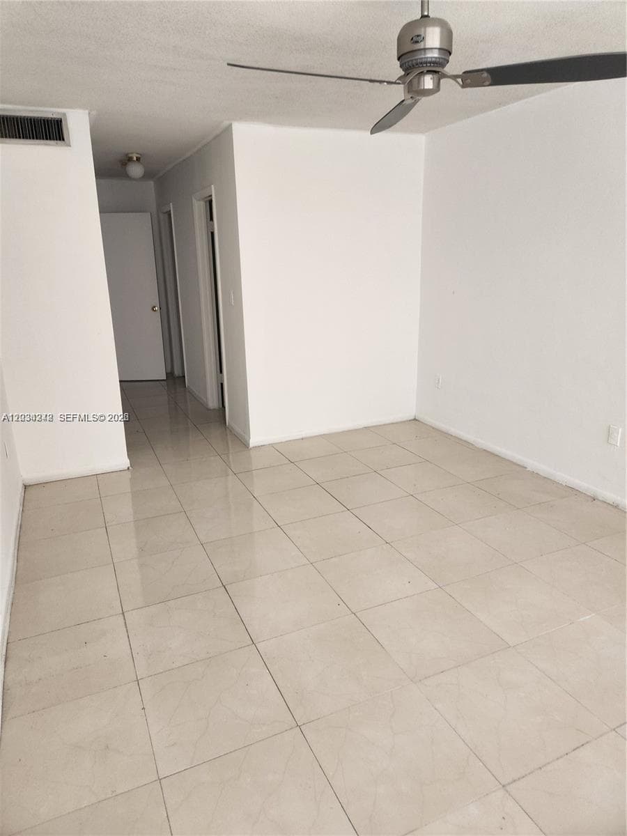 ROLLING GREEN CONDO E · #E415 in Miami - Photo 6
