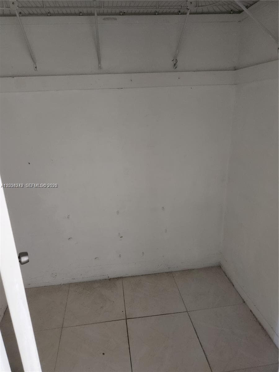 ROLLING GREEN CONDO E · #E415 in Miami - Photo 9