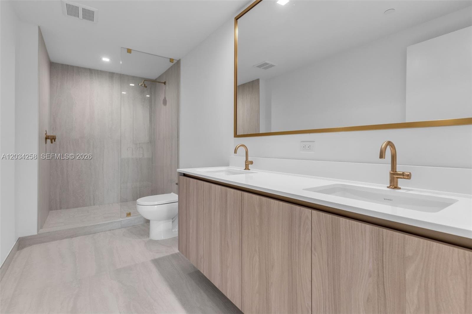 77 Se 5 th st · #PH03 in Miami - Photo 8