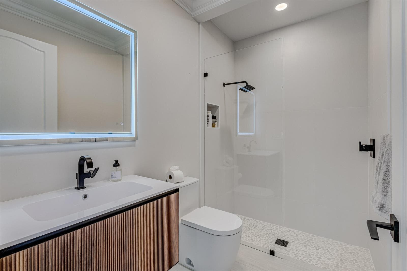 1st Floor Full Bath