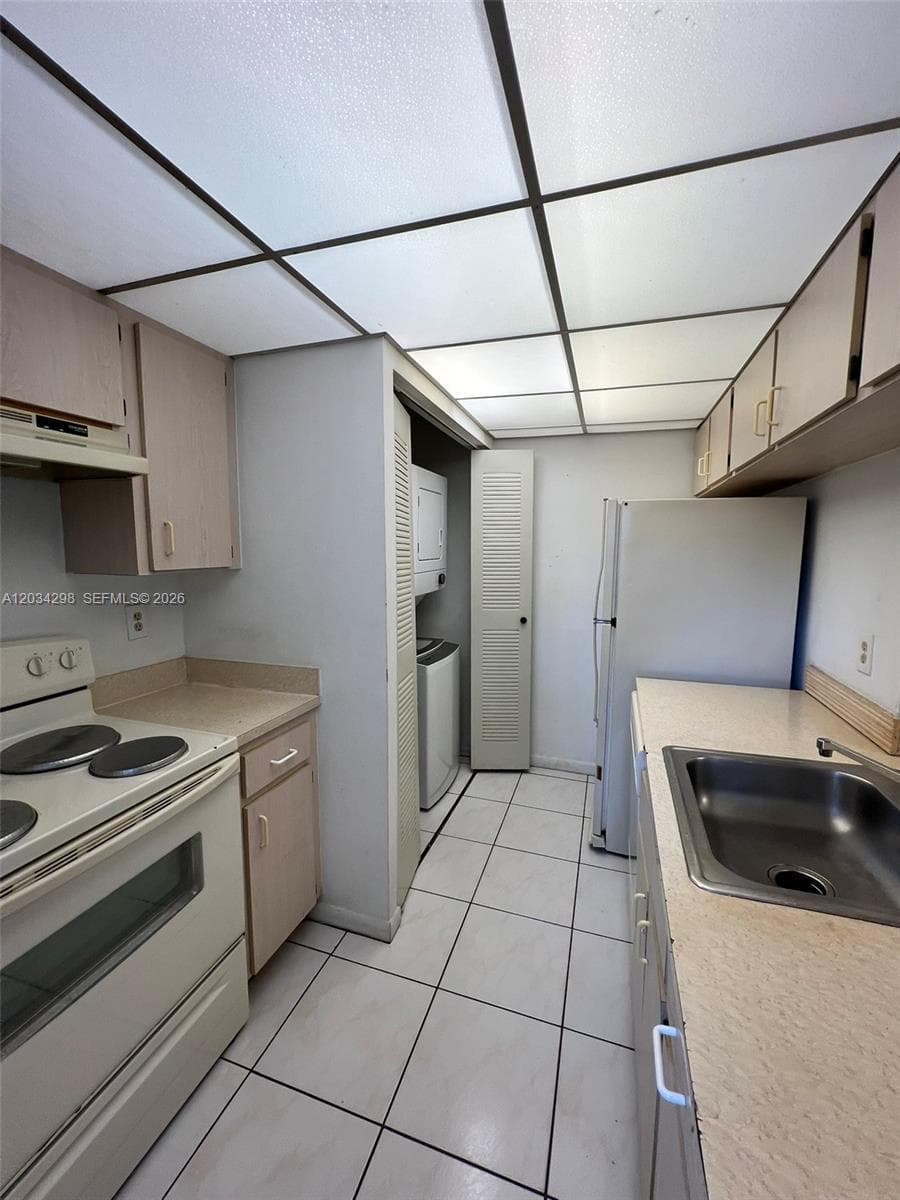 Banyan Tree · #204-31 in Miami - Photo 6