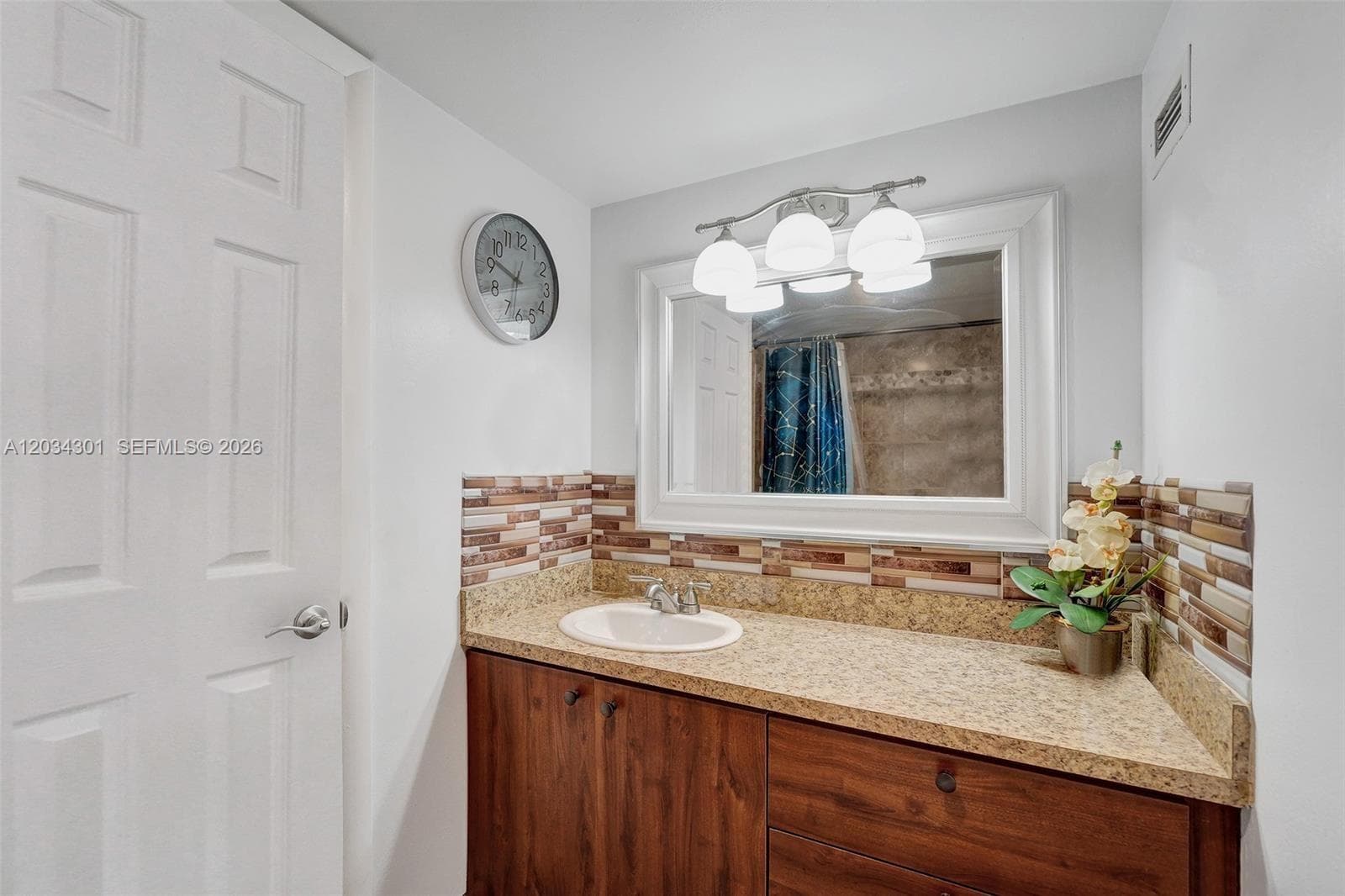 GOLDEN ISLES YATCH CLUB · #705 in Hallandale Beach - Photo 3
