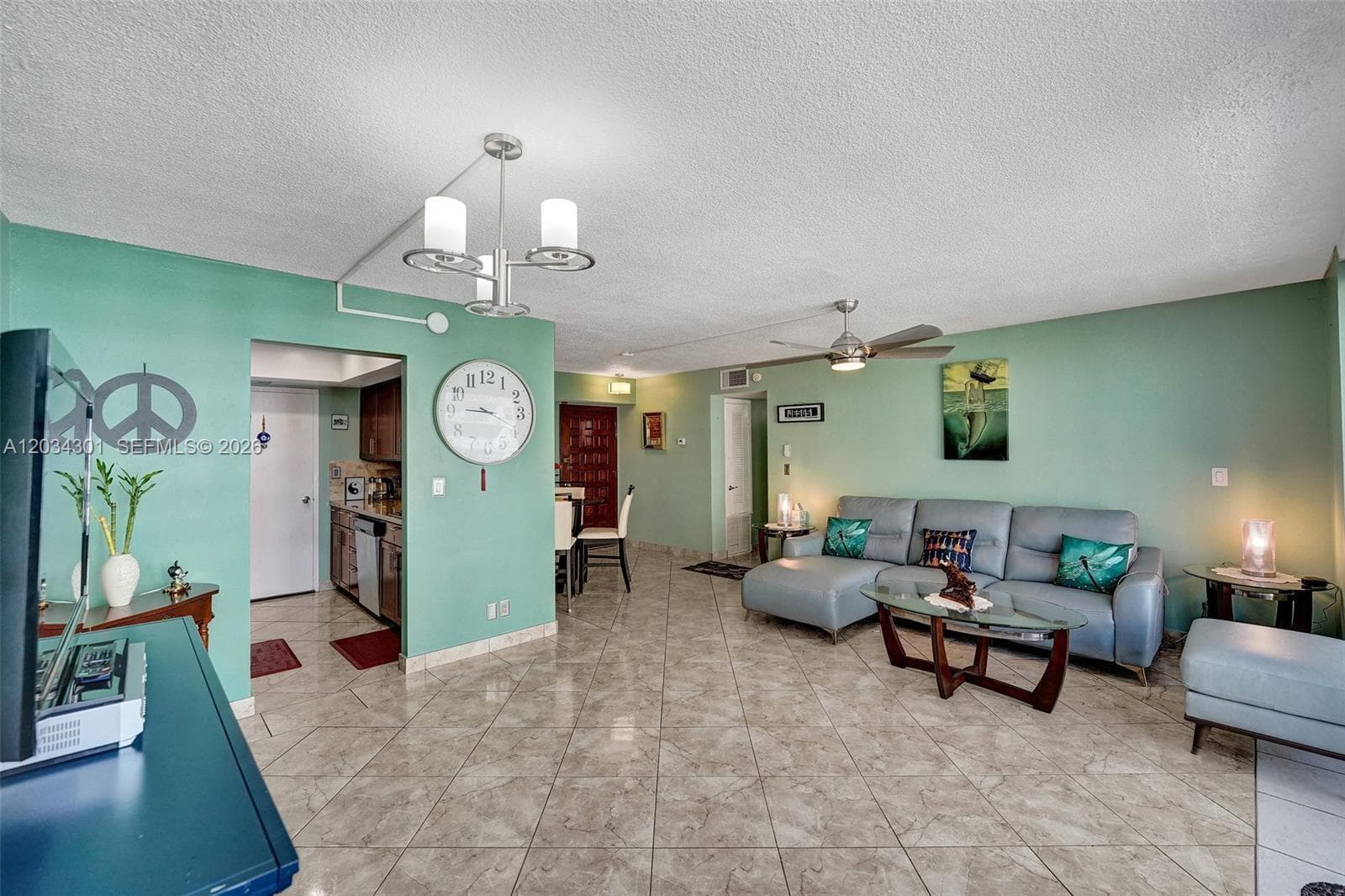 GOLDEN ISLES YATCH CLUB · #705 in Hallandale Beach - Photo 9