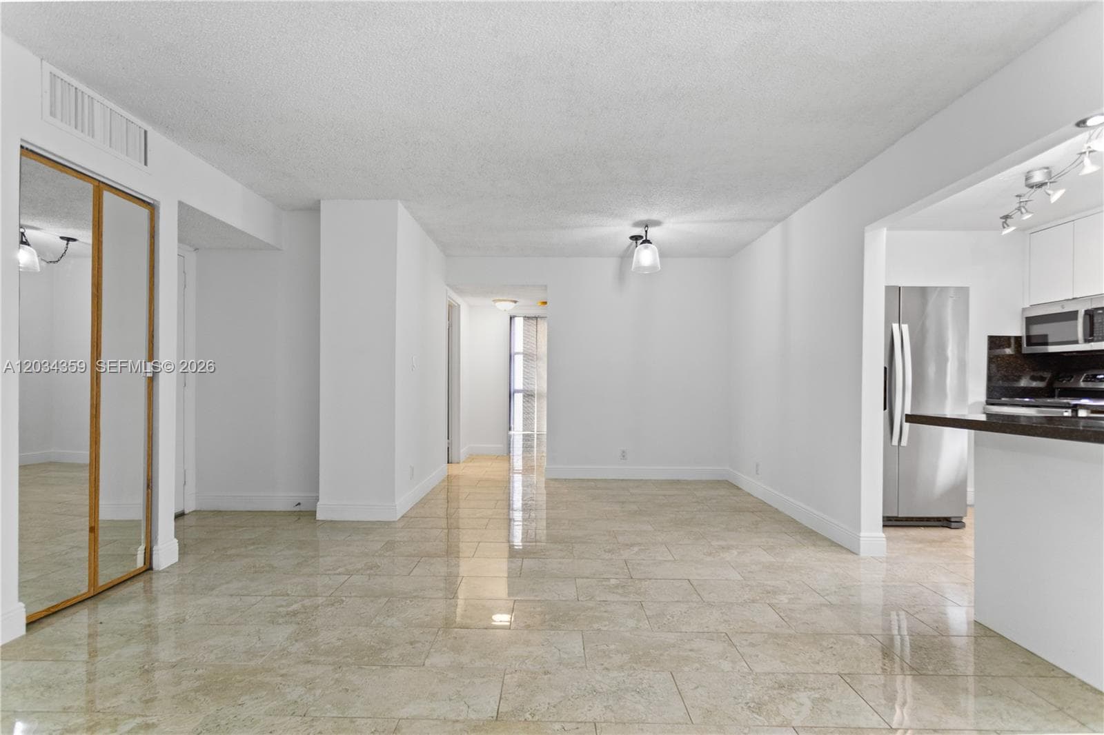 PLAZA OF THE AMERICAS 4 · #429 in Sunny Isles Beach - Photo 10