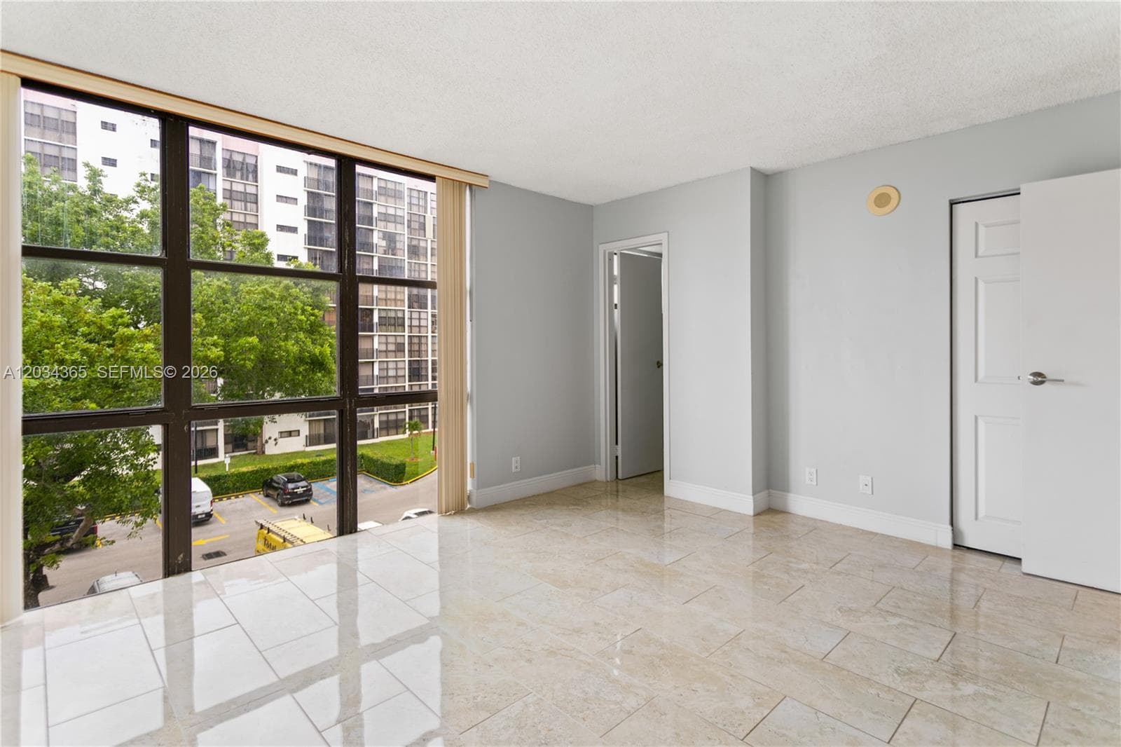 PLAZA OF AMERICAS CONDO P · #429 in Sunny Isles Beach - Photo 32