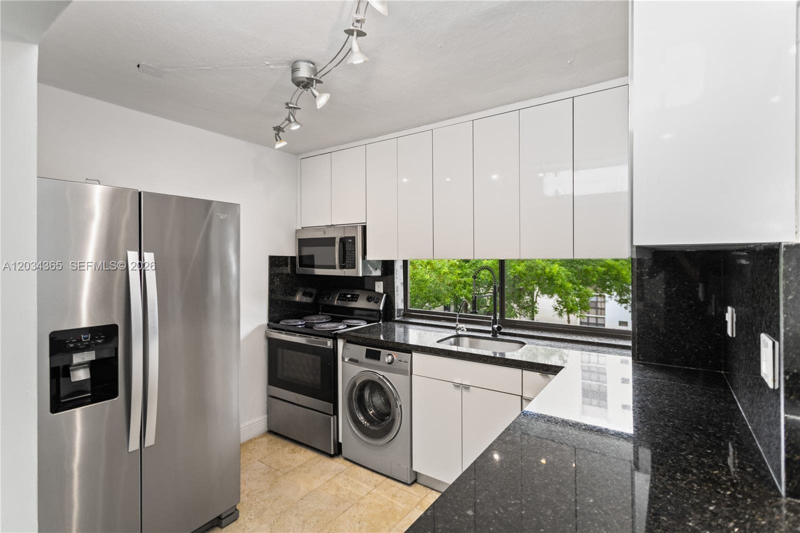 PLAZA OF AMERICAS CONDO P · #429 in Sunny Isles Beach - Photo 15