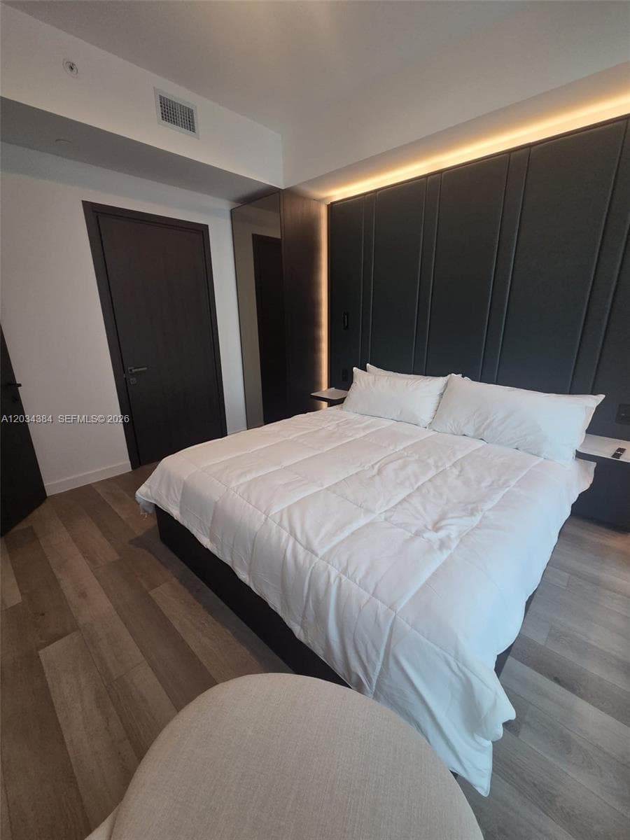 20 Ne 11 · #2208 in South Miami - Photo 15